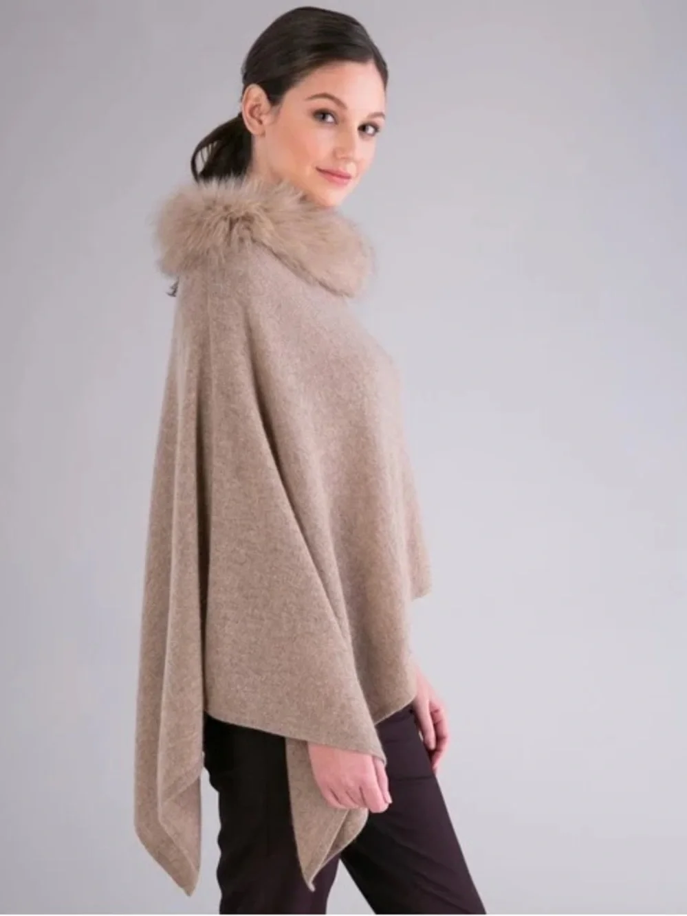 NWT Alashan 100% Cashmere LUXE Windchill Fox Trim Topper